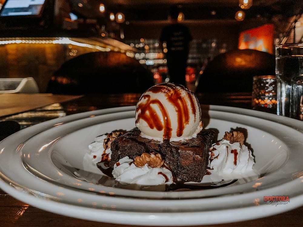 Brooklyn Bar & Restaurant has a brownie sundae for 40RMB