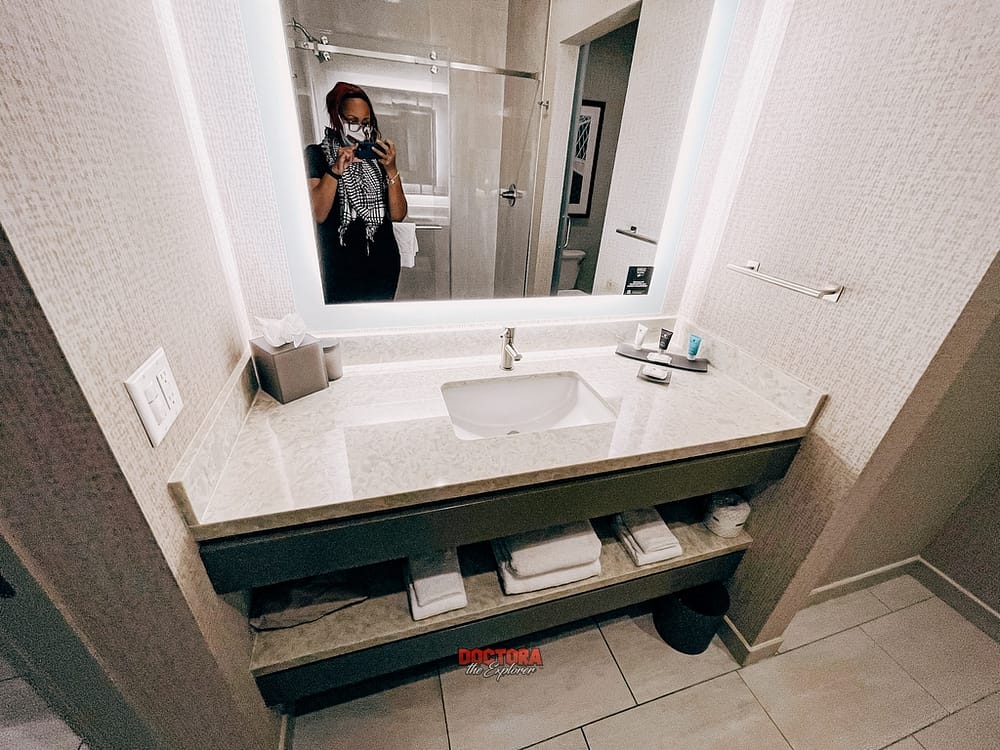 Hilton H Hotel LAX - Bathroom sink