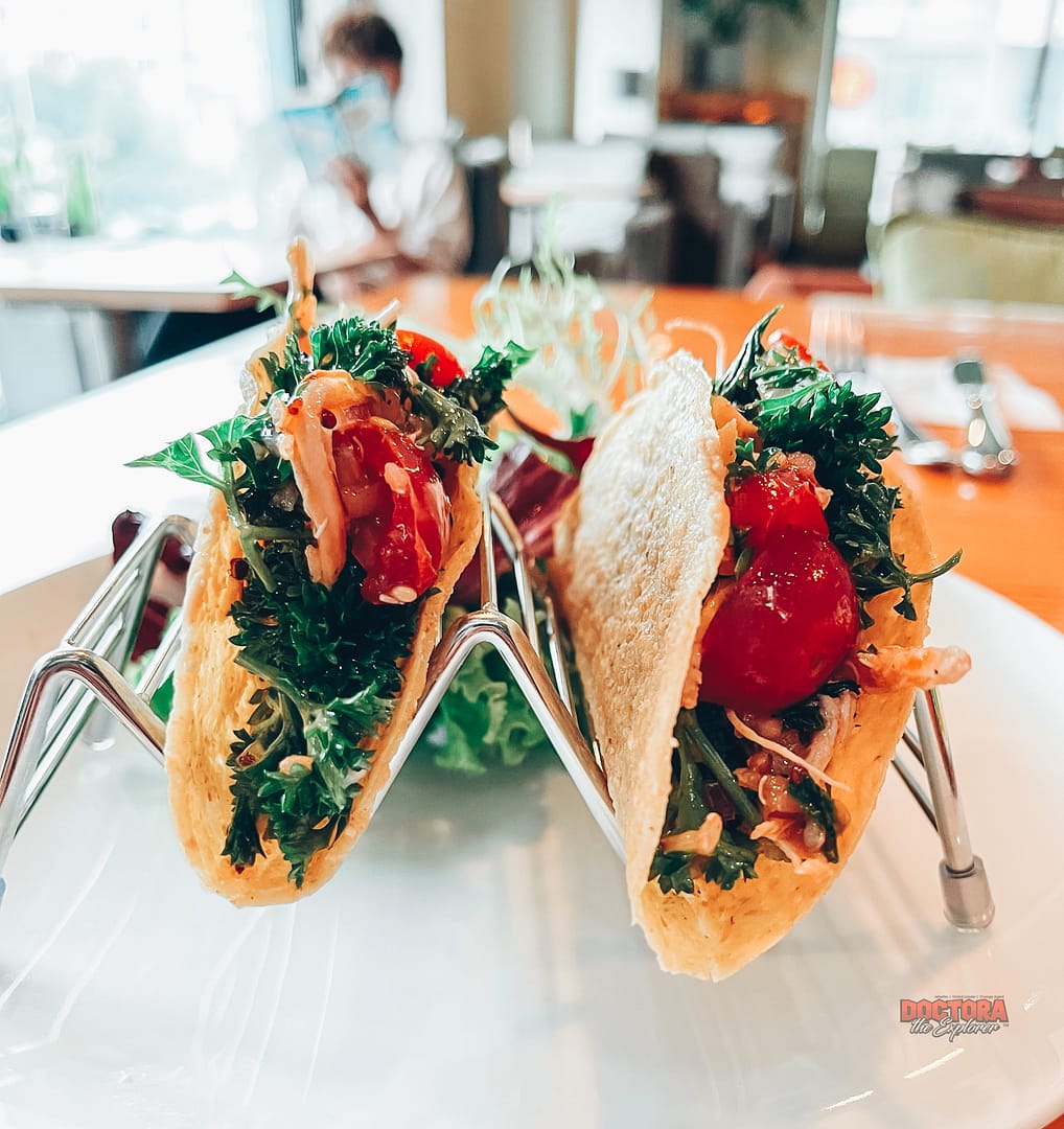 Crunchy chicken tacos at UNOME